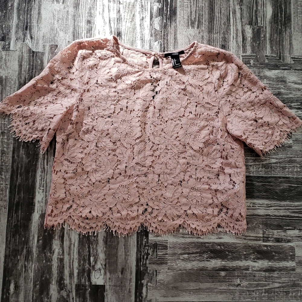 Rose eyelit lace Crop top NWOT Size Small